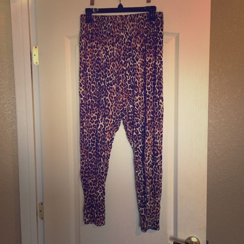 Leopard jersey harem pant. SO COMFY!